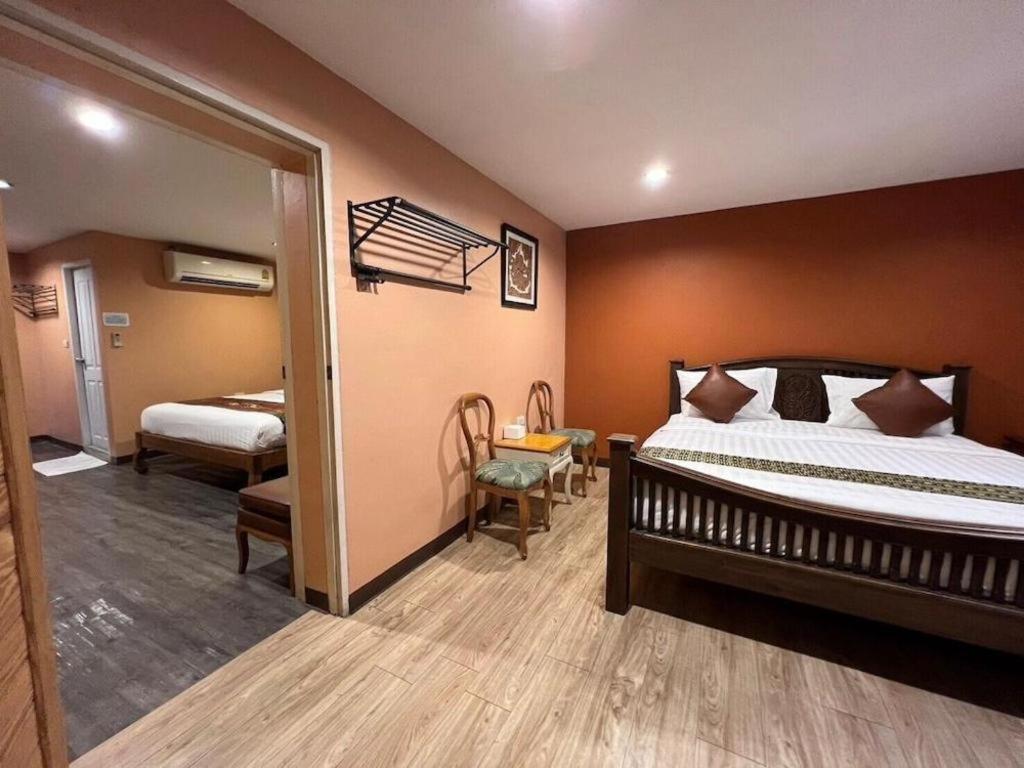 Phaphoom Boutique Residence Бангкок Экстерьер фото