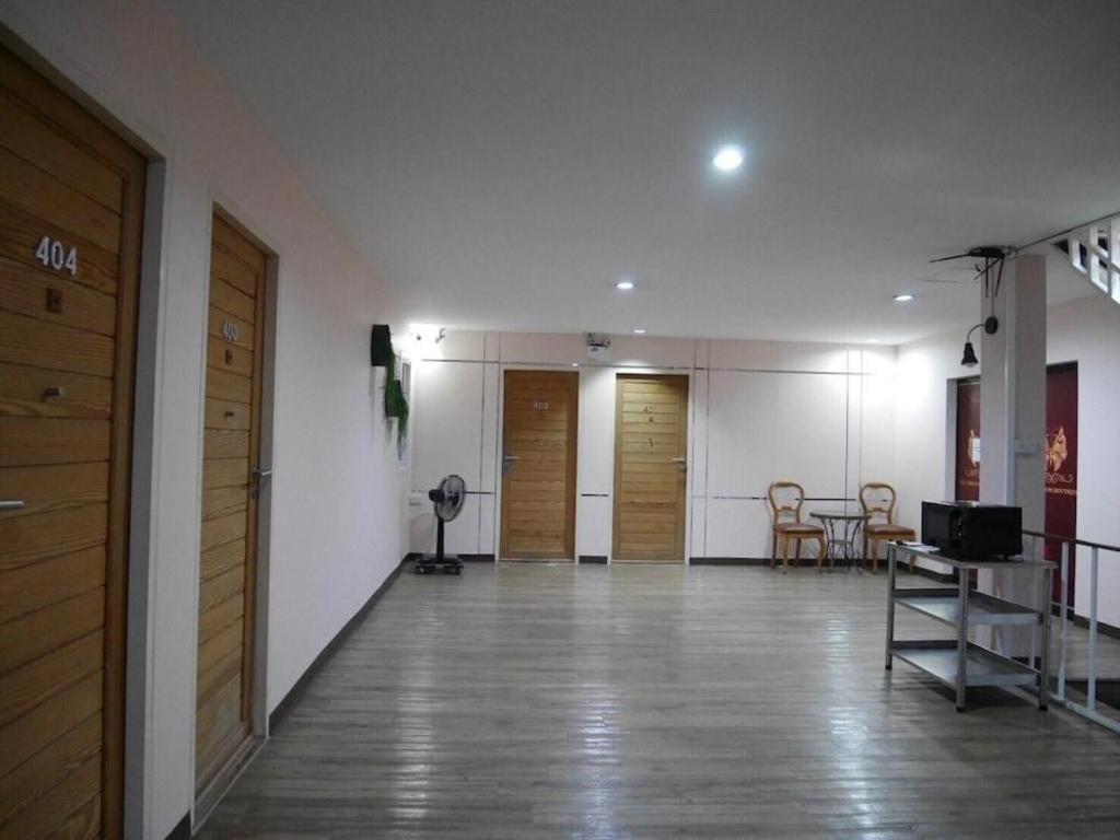 Phaphoom Boutique Residence Бангкок Экстерьер фото