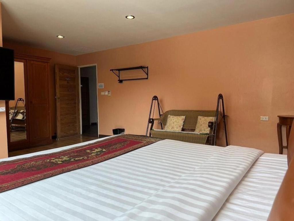 Phaphoom Boutique Residence Бангкок Экстерьер фото