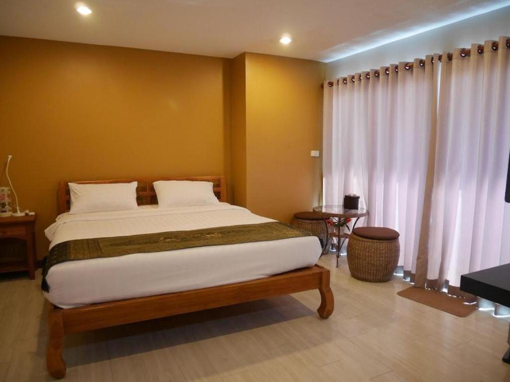 Phaphoom Boutique Residence Бангкок Экстерьер фото