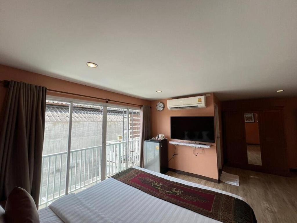 Phaphoom Boutique Residence Бангкок Экстерьер фото