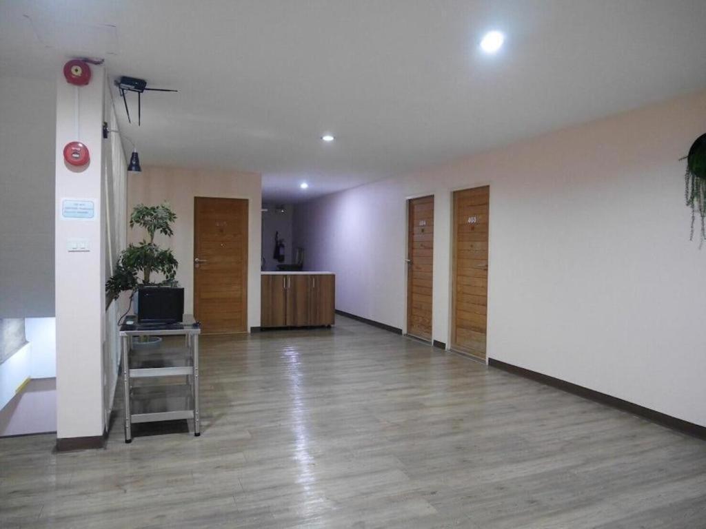 Phaphoom Boutique Residence Бангкок Экстерьер фото